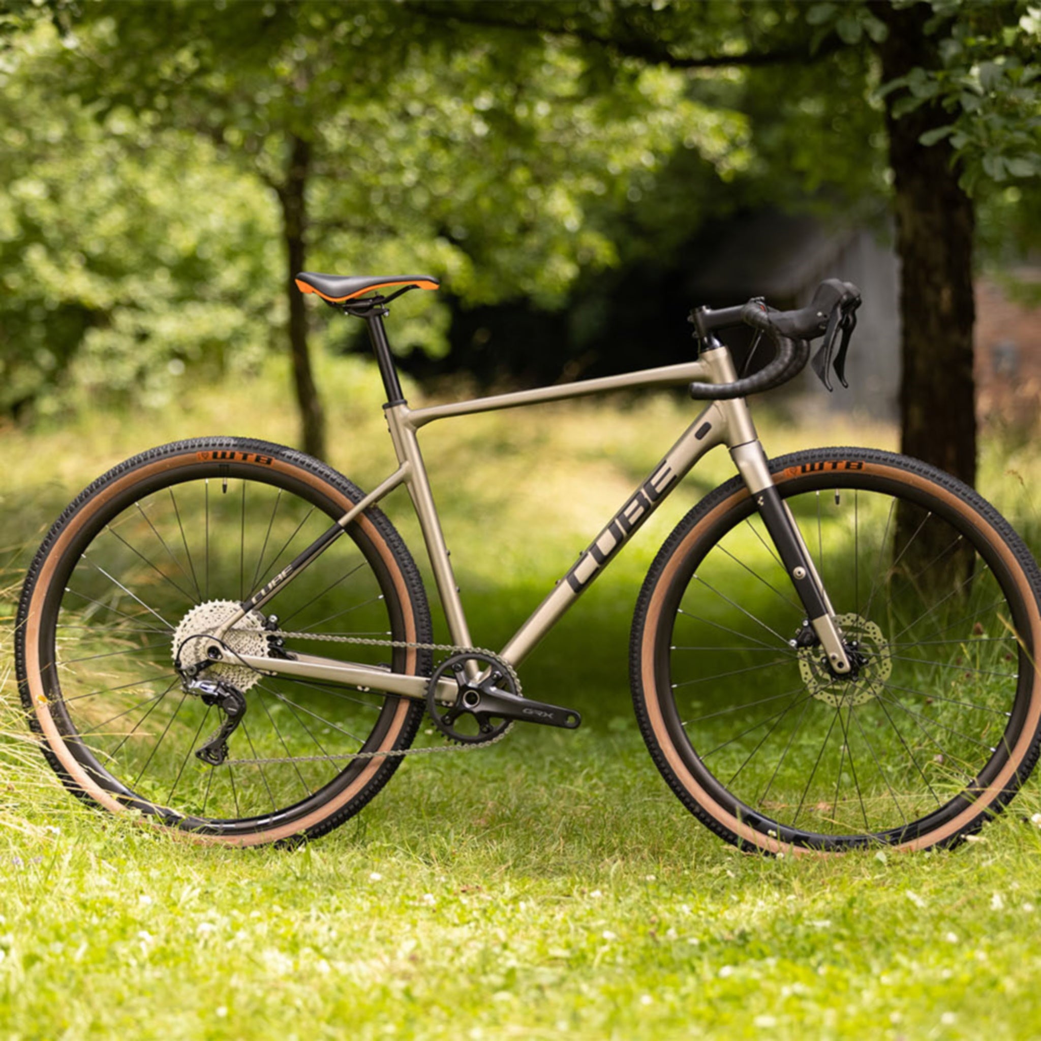 Gravel bike store cube