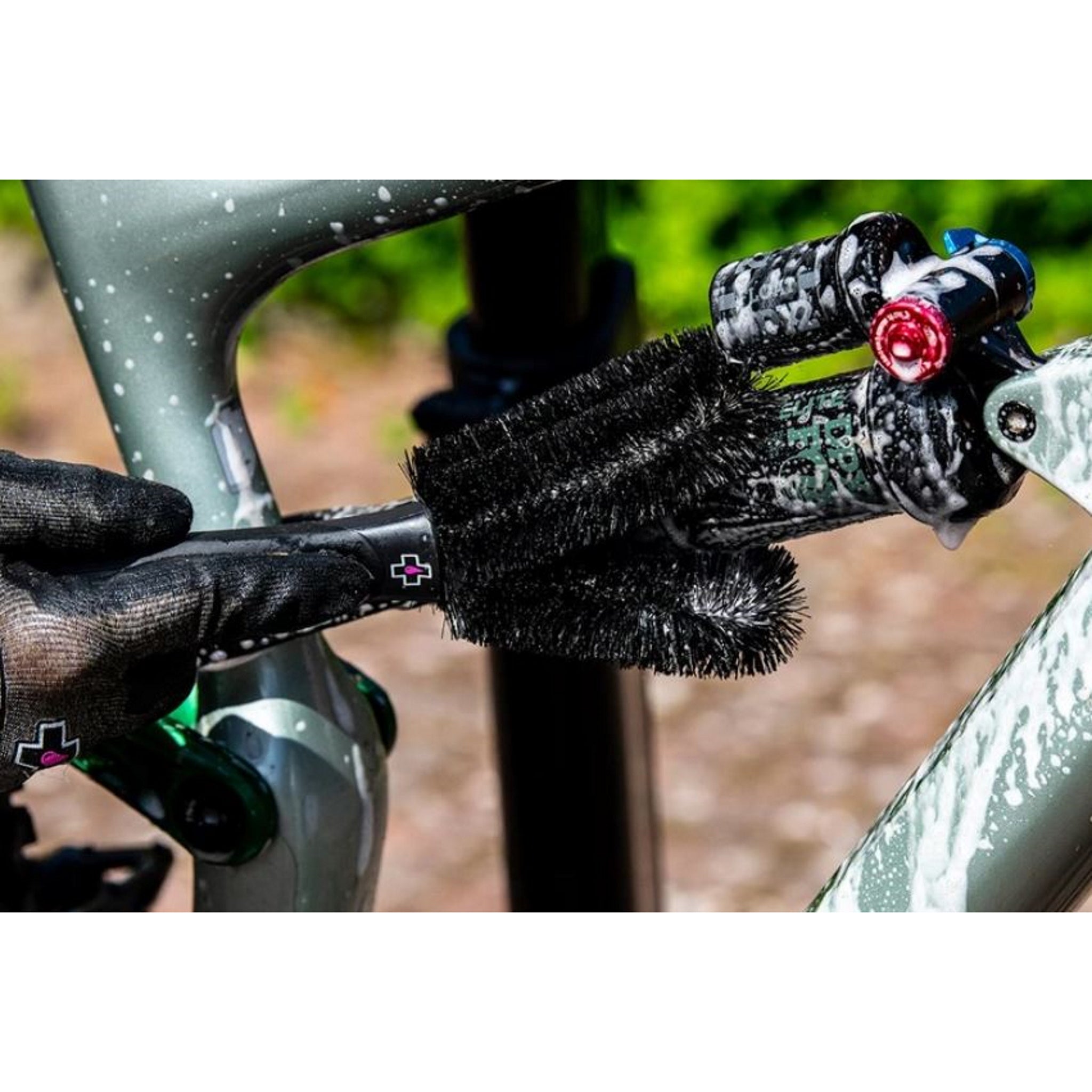 Mountain bike cleaning online brushes